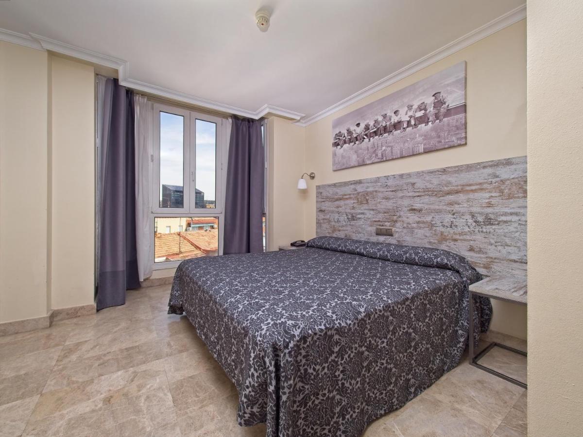 Caballero Errante Madrid Exterior photo