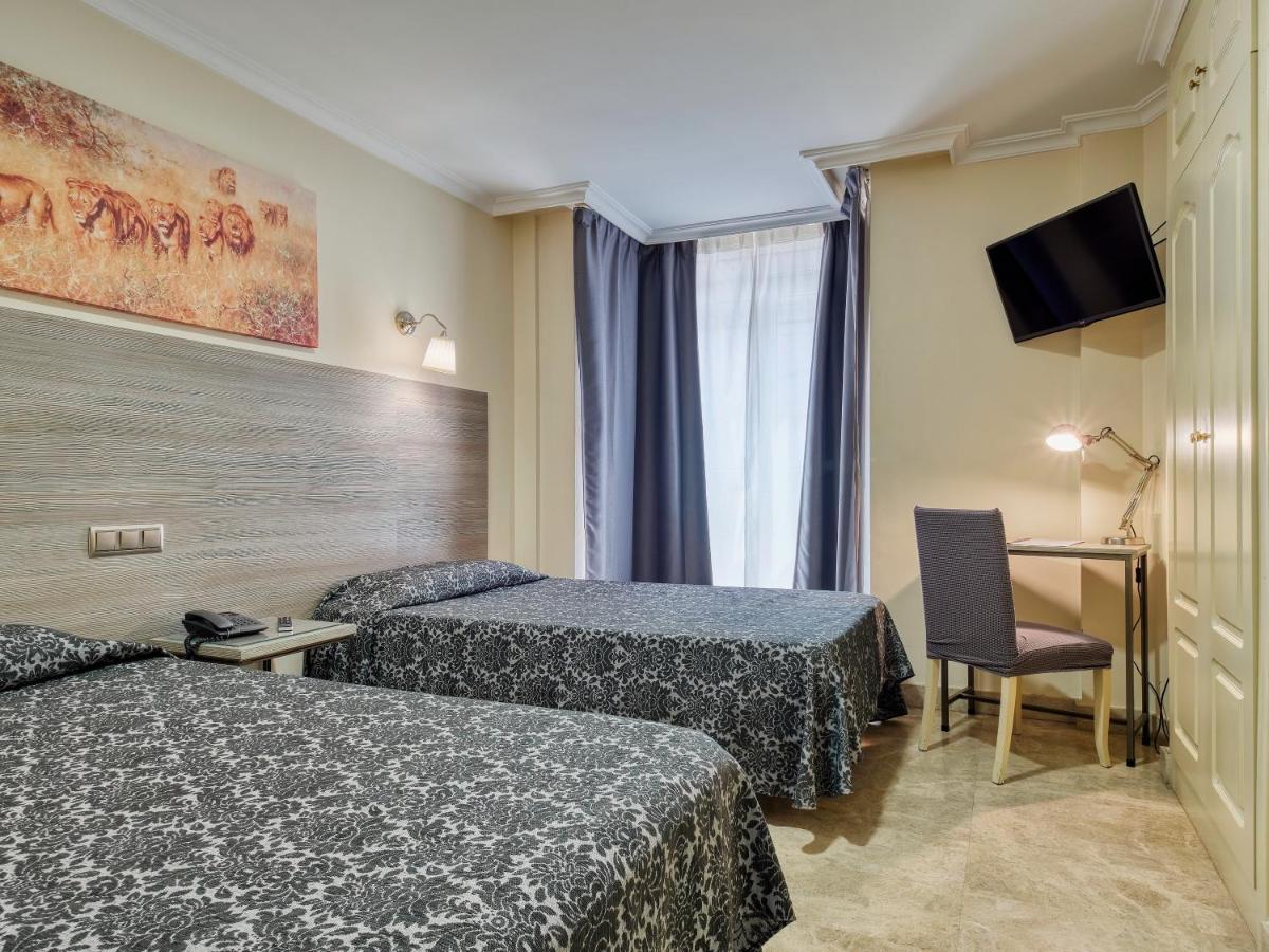 Caballero Errante Madrid Exterior photo