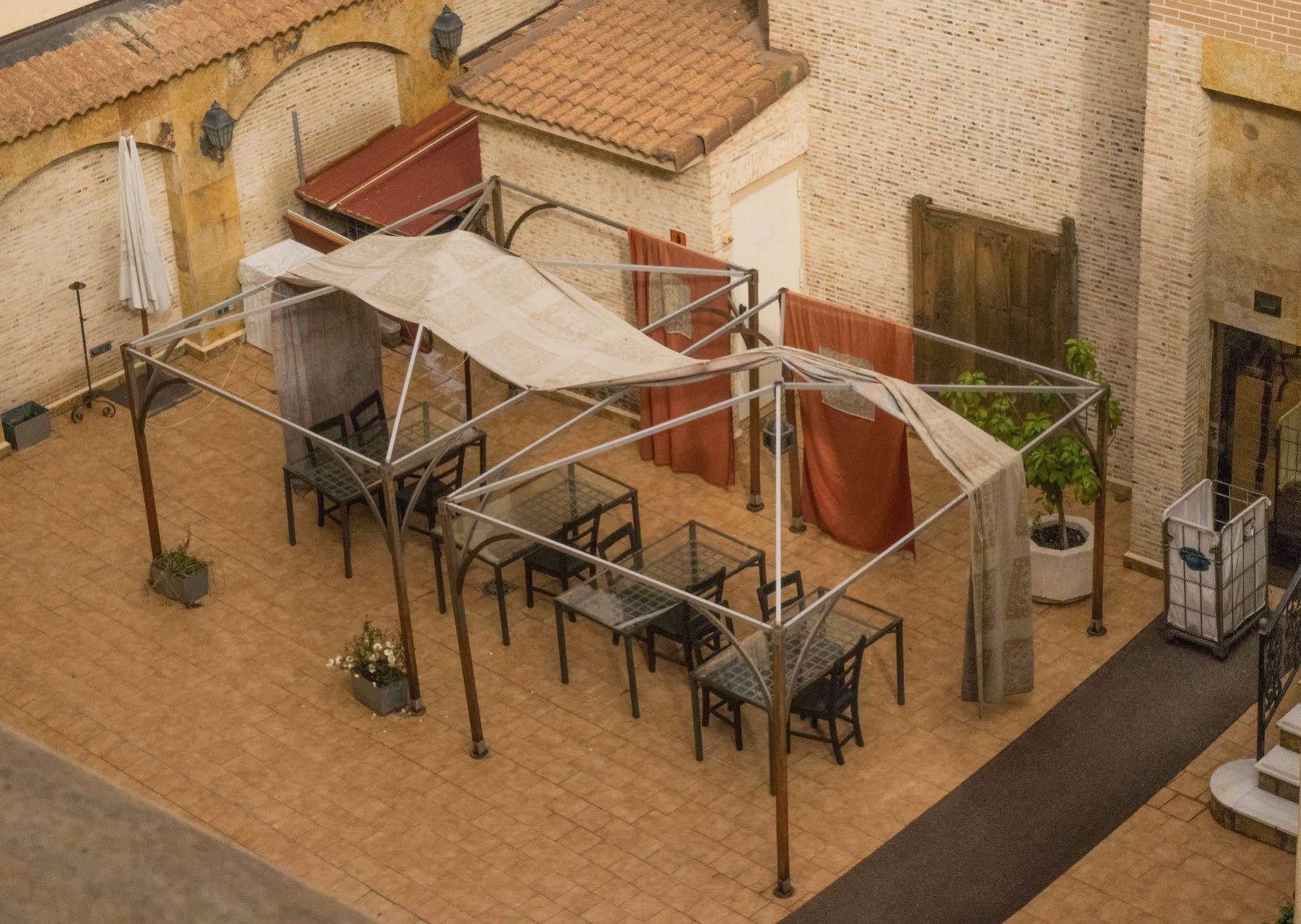Caballero Errante Madrid Exterior photo